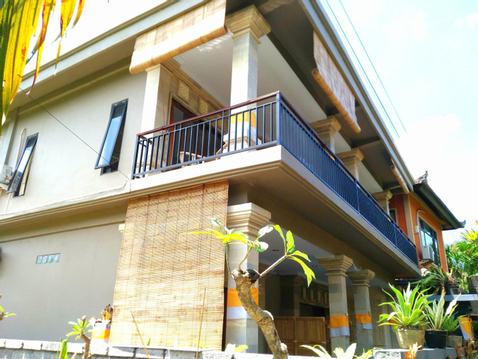 Exterior 4