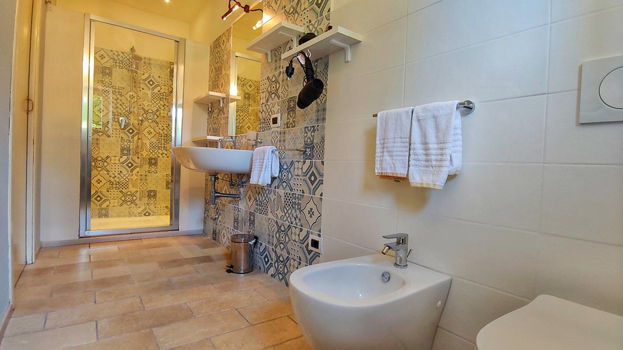 Bathroom 5, Torrebianca Tuscany, Florence
