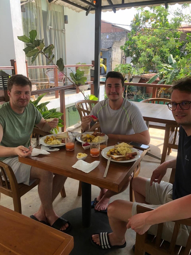 Food & Drinks