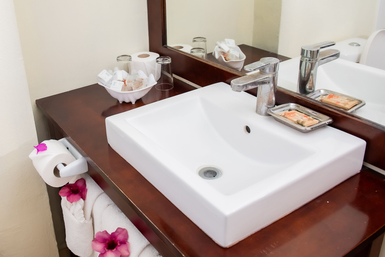 Bathroom 4, Starfish Tobago