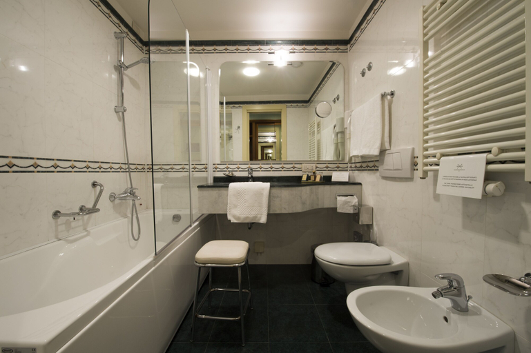 Bathroom 5, Hotel Maggior Consiglio, Treviso