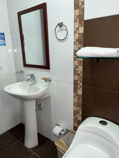Bathroom 2, Hotel El Jardin Cafetero Armenia, Armenia