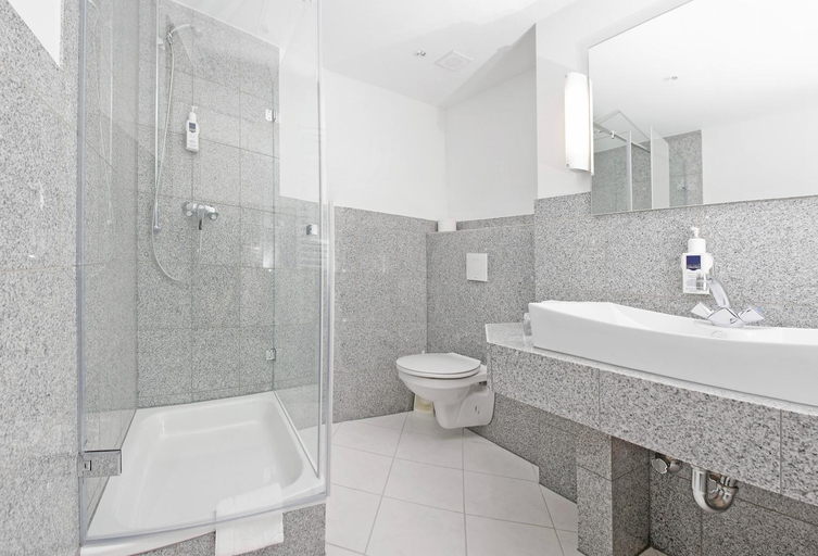 Bathroom 4, Hotel Astoria Bonn, Bonn
