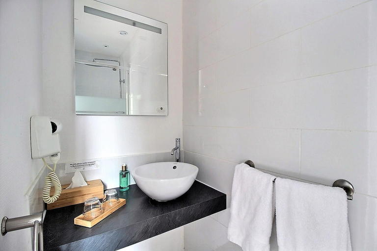 Bathroom, Hotel Le Parc de la Briandais, Loire-Atlantique