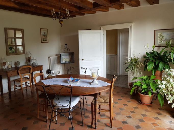 Public Area, La Taille de Biou, Loir-et-Cher