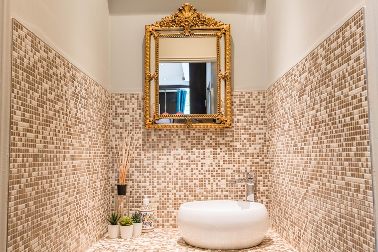 Bathroom 4, Hotel Beauvoir, Paris