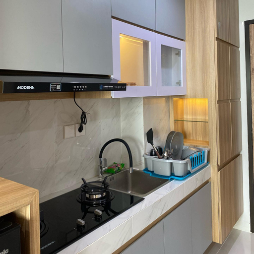 Dining Room, Apartemen Delft by RoomForRent, Makassar