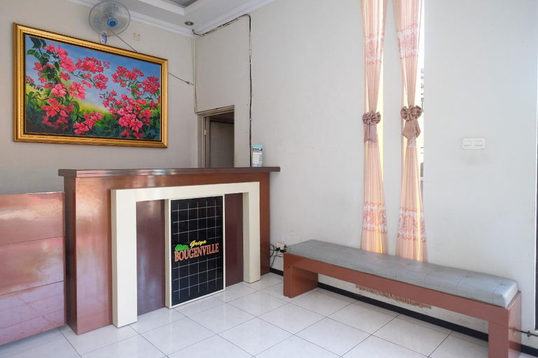 Public Area 3, RedDoorz @ Griya Bougenville Magelang, Magelang