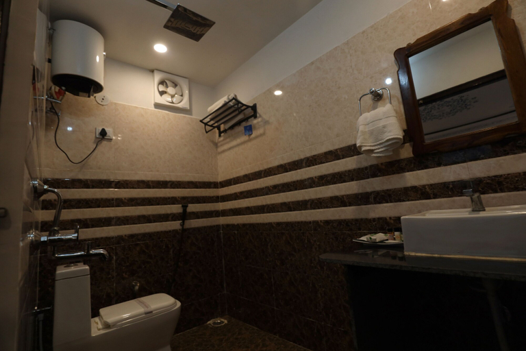 Bathroom, Hem Vilas, Sawai Madhopur