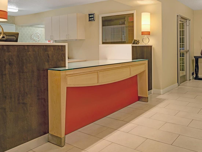 Public Area 2, Mainstay Suites Omaha Old Mill, Douglas