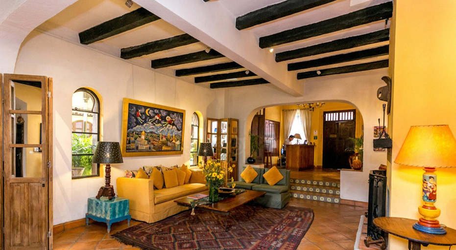 Public Area, Casa de la Noche, Allende