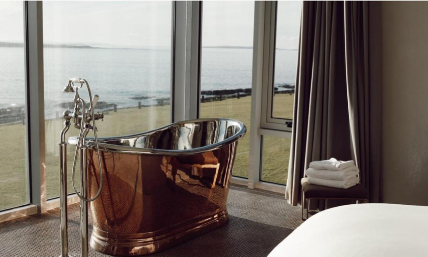 Bathroom 4, Armada Hotel