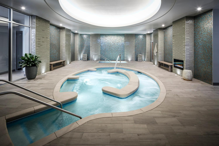 Sport & Beauty 2, Lodge Kohler, Brown