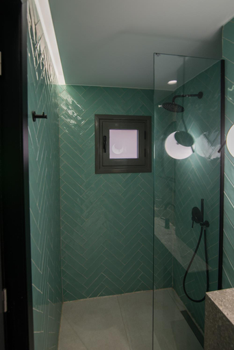 Bathroom 3, Ederlezi Zoubourlou Aparthotel, Attica