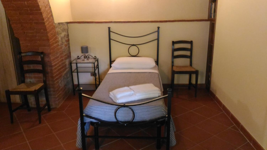 Others 3, Il Tasso, Arezzo