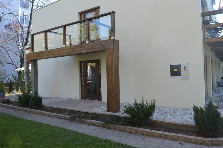 Exterior & Views 2, Silver Lounge, Siófok