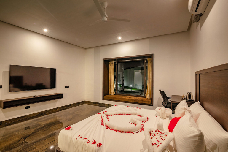 Bedroom 13