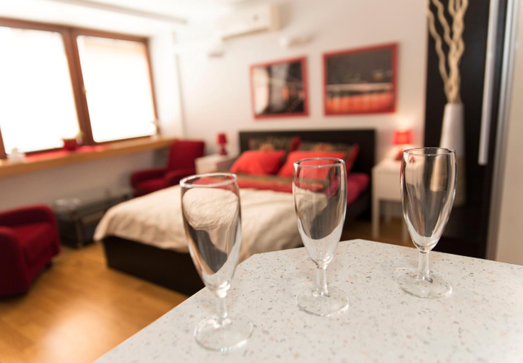 Food & Drinks 4, Warsawrent Apartamenty Centralna, Warsaw