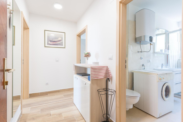 Bathroom 3, Apartment Luce Royal - One Bedroom Apartment with Balcony and Sea View, Dubrovnik