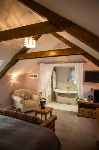 Bedroom 2, Crug Glas Country House, Pembrokeshire
