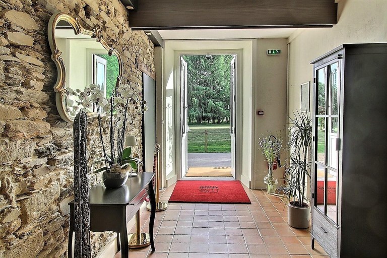 Public Area, Hotel Le Parc de la Briandais, Loire-Atlantique