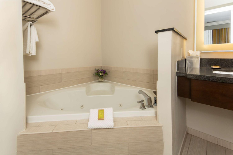 Bathroom 25