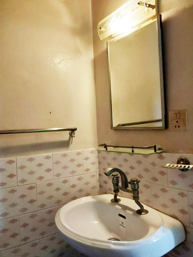 Bathroom, 行者之家SUNFLOWER, Lumbini