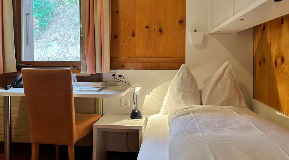 Bedroom 3, Hotel Bänklialp, Obwalden