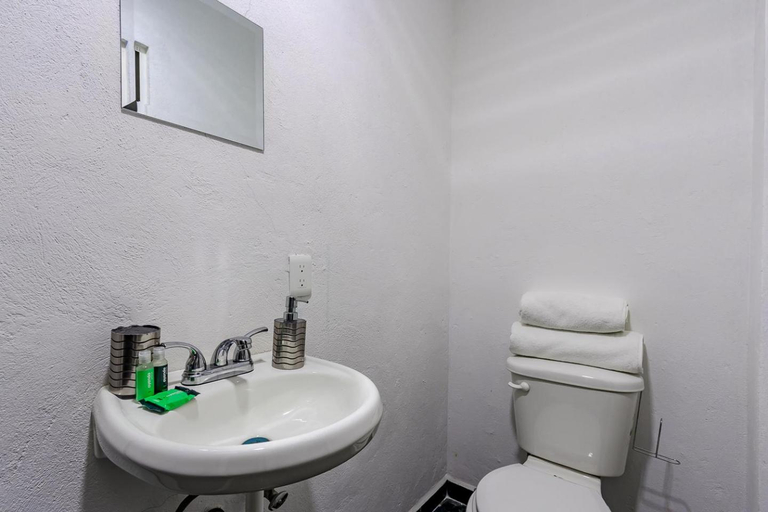 Bathroom, Casa Colibri, Tultitlán