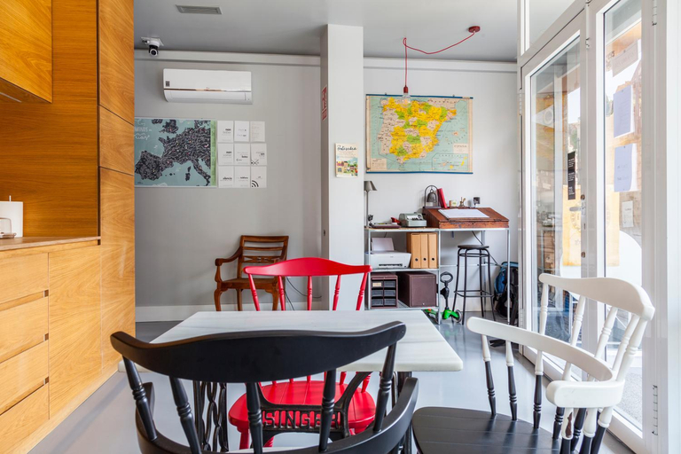 Others 4, Acola Hostel, Pontevedra