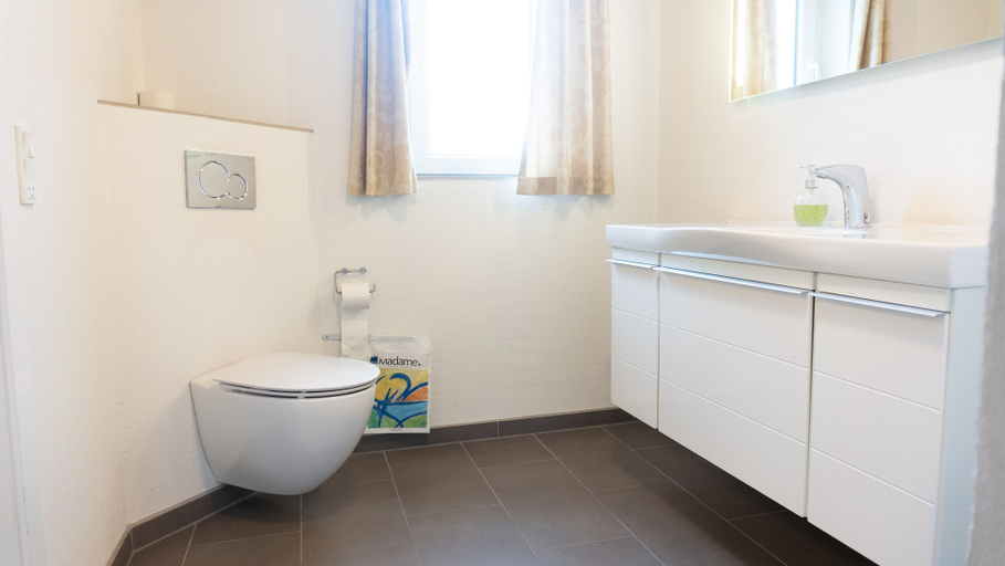Bathroom 3, HotelVFjorden, Lemvig