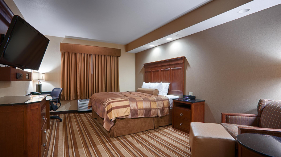 Bedroom 3, Best Western Plus KC Speedway Inn & Suites, Kansas City