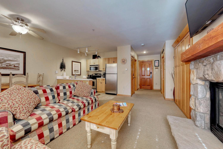 Buffalo Lodge, Summit