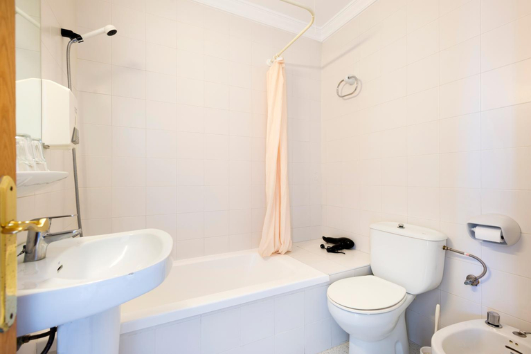 Bathroom 4, Hostal Residencia Sutimar, Baleares