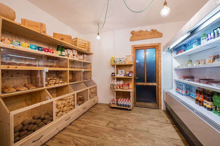 Food & Drinks 5, Camping Zoo, Trento