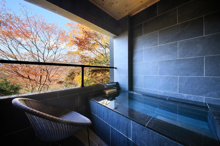 Exterior & Views 21