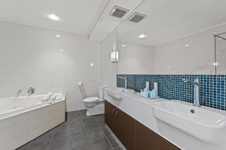 Bathroom 4, Springs Shoalhaven Nowra, Shoalhaven - Pt A