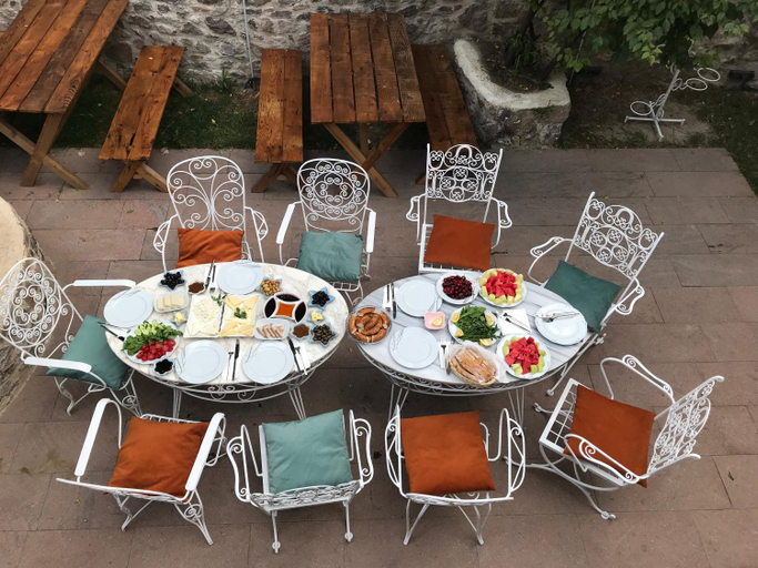 Food & Drinks 4, Dutlu Konak, Konak