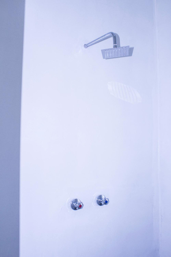 Bathroom, Royal Guest House, Harare