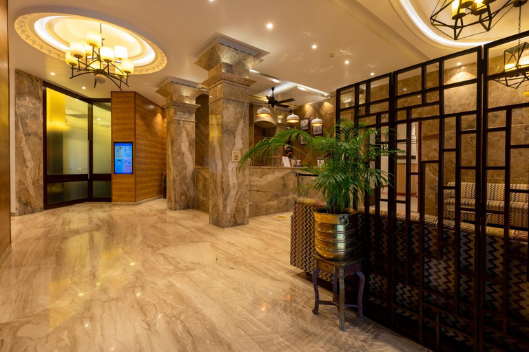 Public Area 3, Grand Hotel, Mumbai City