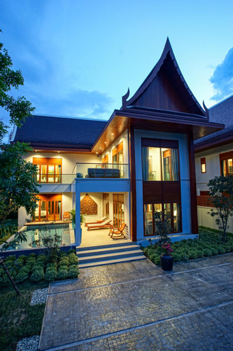 Exterior & Views 23