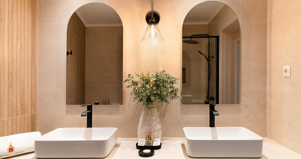 Bathroom 14
