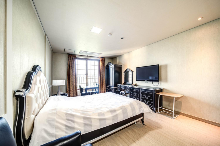 Bedroom 3, OASIS Hotel, Geoje