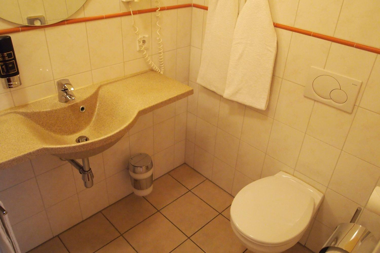 Bathroom 4, Hotel Imperial, Hamburg