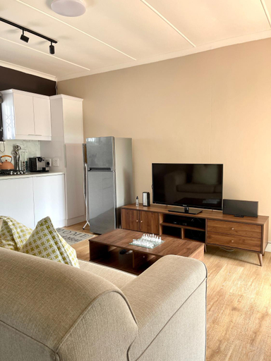 Others 3, Lochry Guest Suite, eThekwini