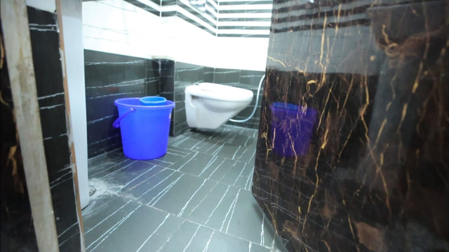 Bathroom 3, Hotel Rajani, Bareilly