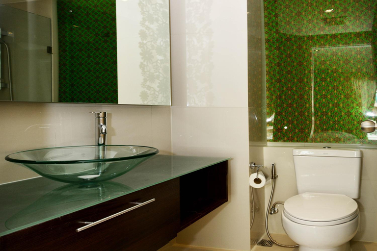 Bathroom 5, Grande Caribbean Resort Pattaya, Pattaya