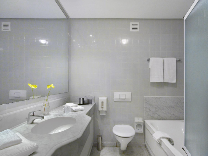 Bathroom 4, Hotel Damier Kortrijk, West-Vlaanderen