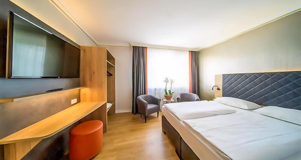 Bedroom 4, PLAZA INN Rieker Stuttgart Hauptbahnhof, Stuttgart