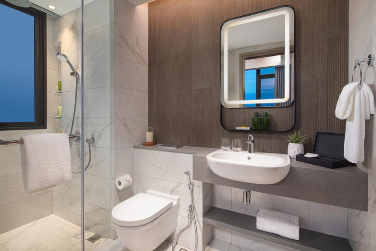 Bathroom 5, Citadines Balestier Singapore, Singapore